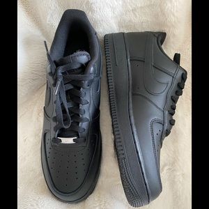 Nike Air Force 1 men’s in black